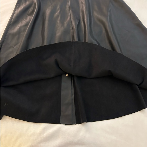 Zara A line faux leather skirt with button details - Picture 6 of 6
